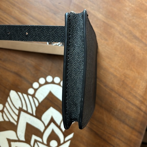 Michael Kors Small Waist/Fanny pack Bag - Picture 4 of 4